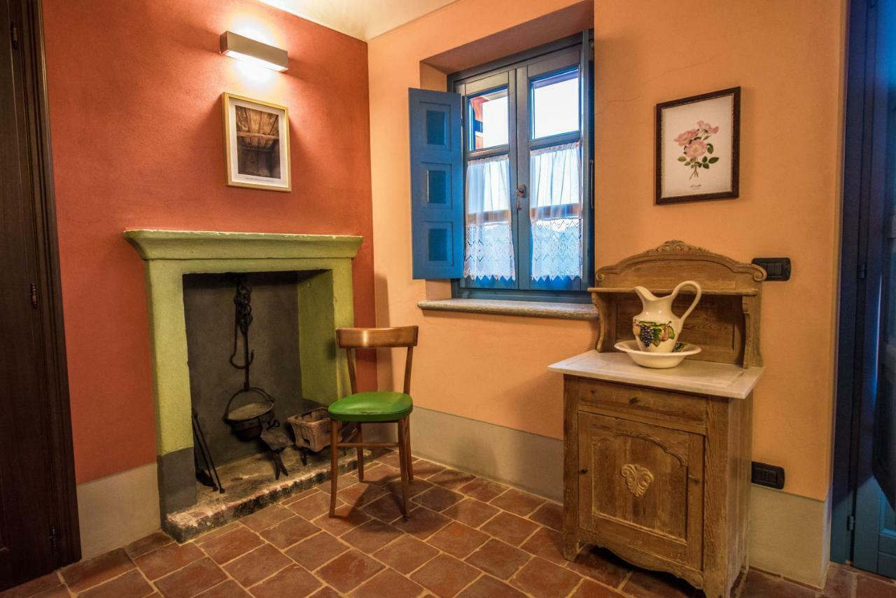 Albergo Ristorante Garibaldi Cisterna dʼAsti Exterior foto